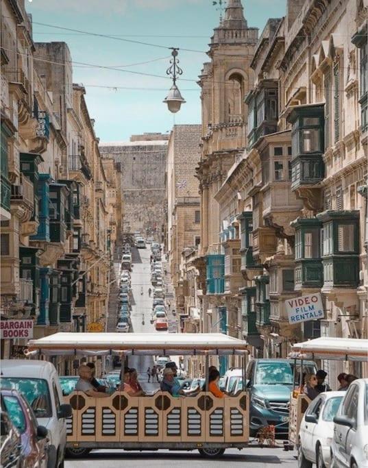 City Penthouse With Roof Terrace And Sea Views Valletta Exterior photo